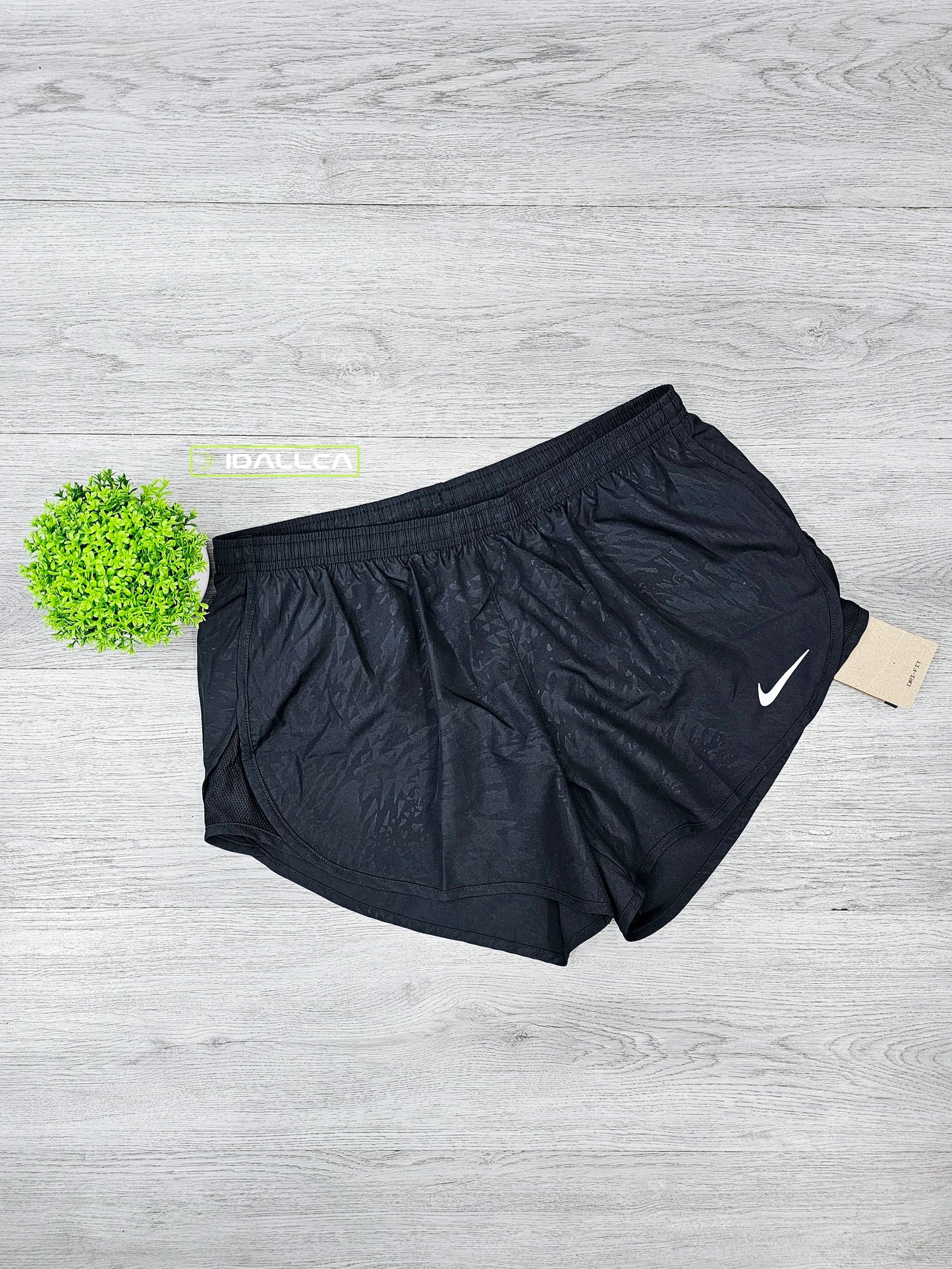 Short running, Nike