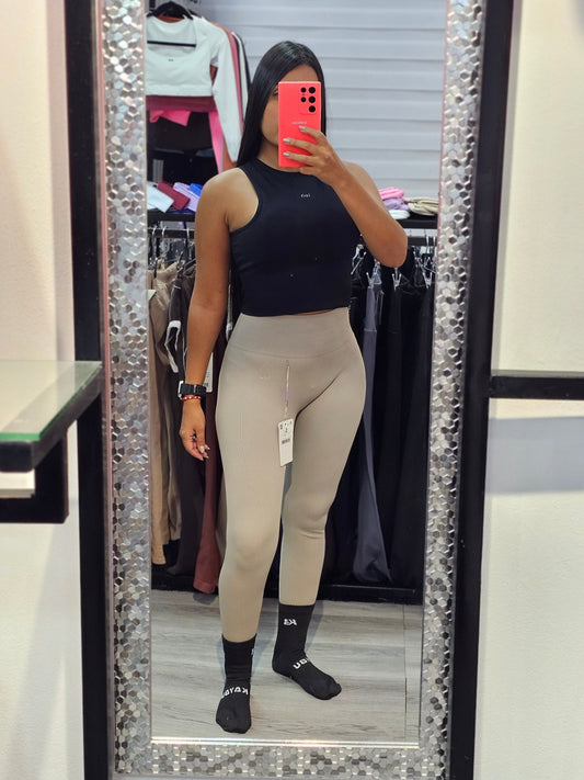 Conjunto 2P, Lea