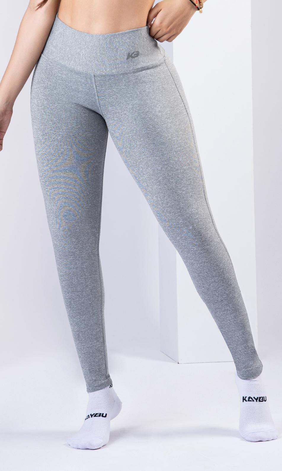 Leggins unicolor, Kaybu