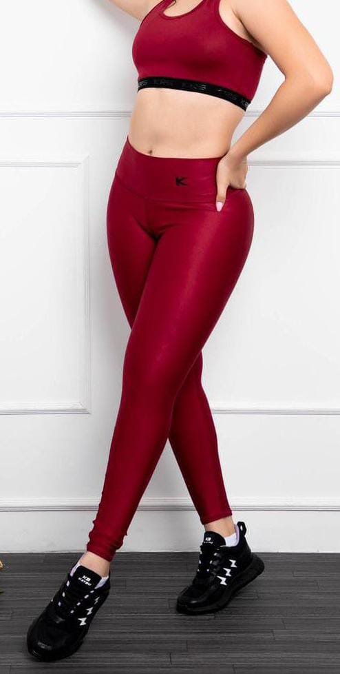 Leggins unicolor, Kirios